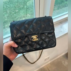 Chanel Classic Caviar Mini Square black
Flap Bag